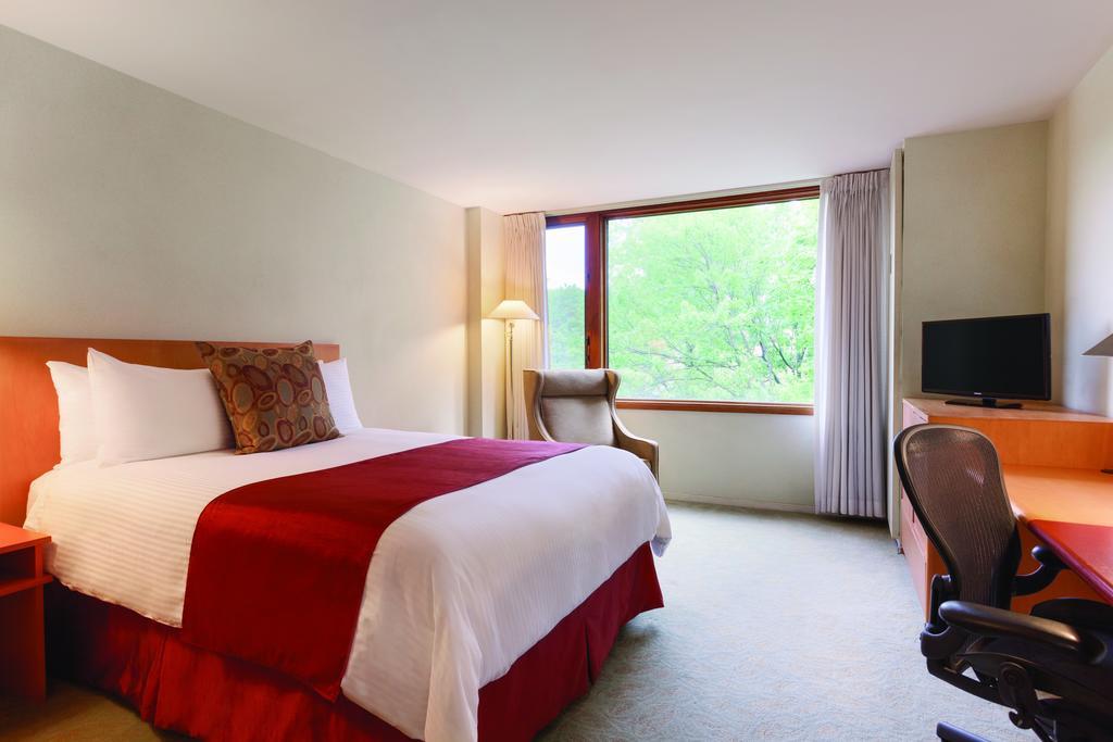 Palisades Premier Conference Center Hotel Exterior photo
