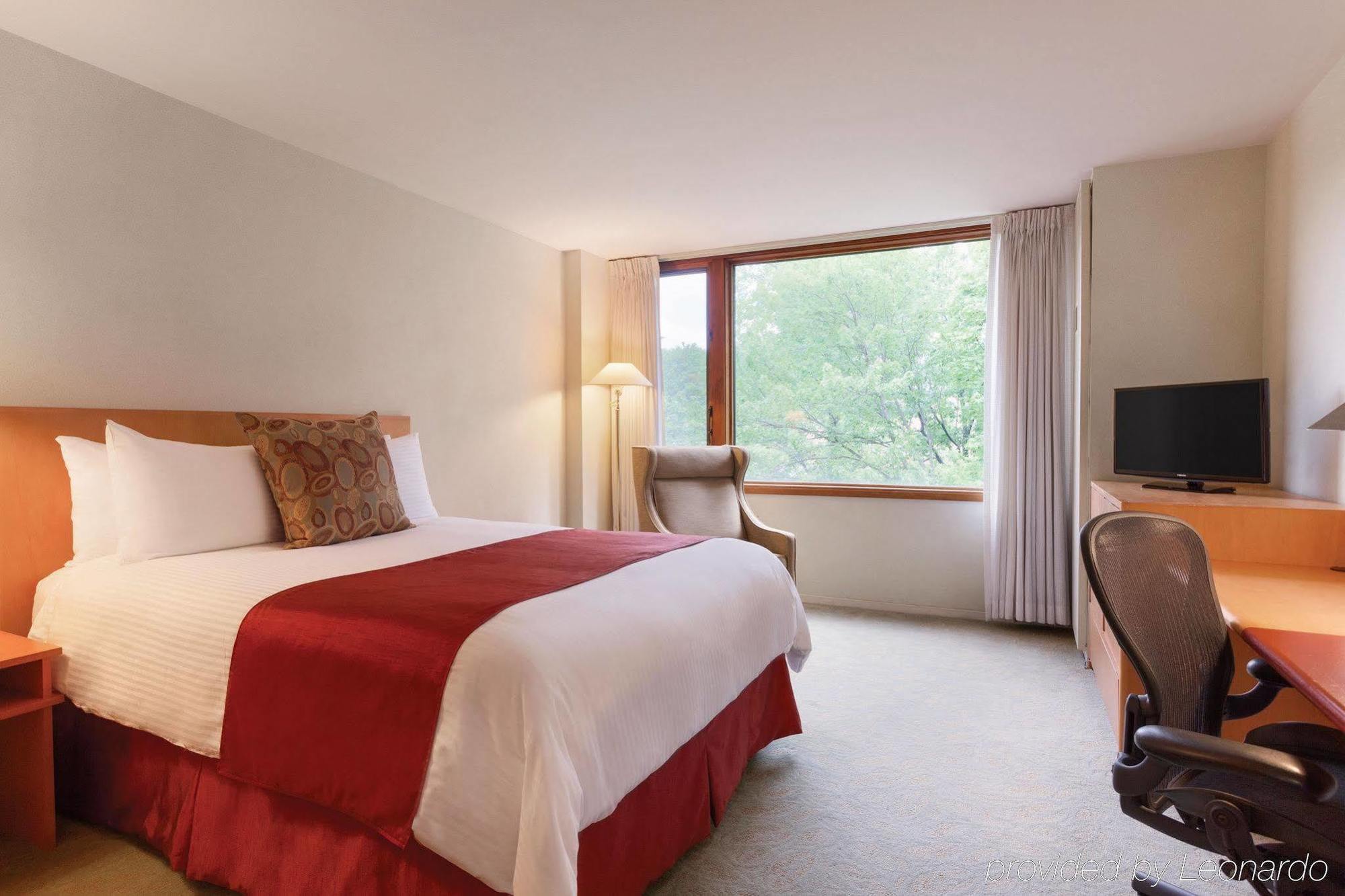 Palisades Premier Conference Center Hotel Exterior photo